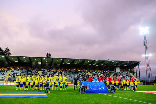 Teams at lineup