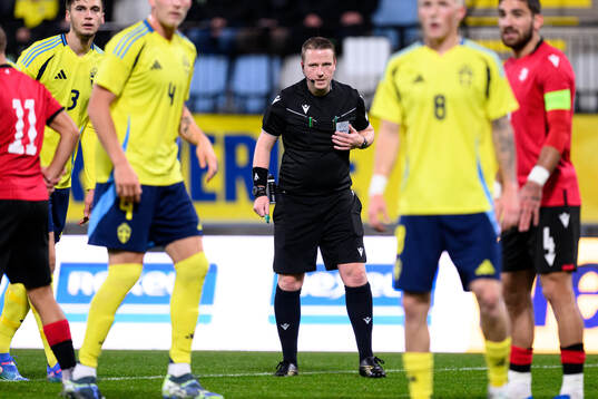 Referee Iwan Arwel Griffith