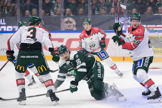 Färjestads David Tomasek och Frölundas Carl Klingberg