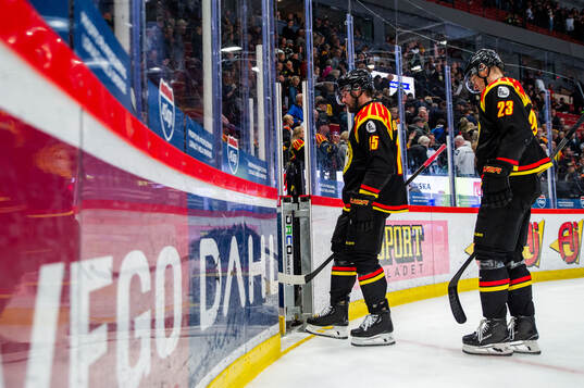 Brynäs Simon Bertilsson och Oskar Lindblom deppar