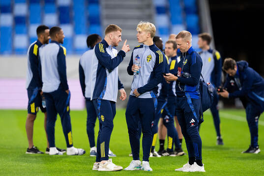 Dejan Kulusevski and Lucas Bergvall of the Swedish men's