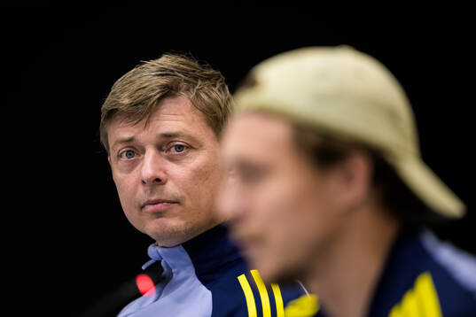 Head coach Jon Dahl Tomasson of the Swedish men's national