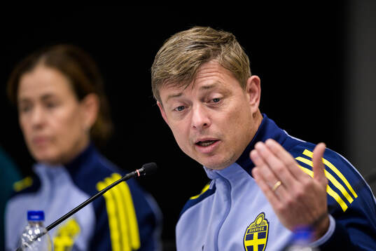 Head coach Jon Dahl Tomasson of the Swedish men's national