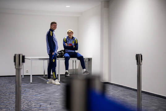 Head coach Jon Dahl Tomasson and Victor Nilsson Lindelöf