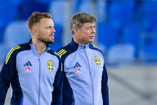 Assistant coach Sebastian Larsson and head coach Jon Dahl