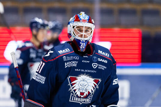 Linköpings målvakt Jesper Myrenberg på uppvärmningen