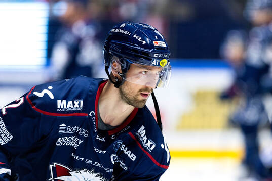 Linköpings Rasmus Rissanen på uppvärmningen