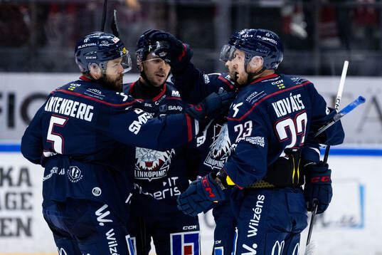 Linköpings Oscar Fantenberg jublar med lagkamrater