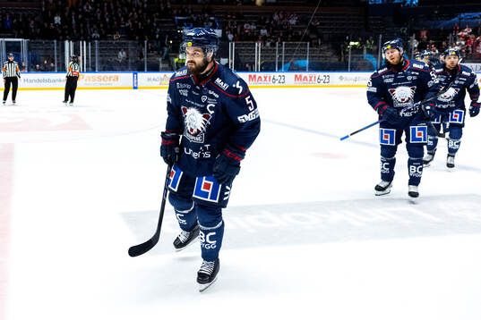 Linköpings Oscar Fantenberg jublar