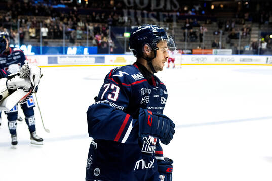 Linköpings Nicholas Shore jublar