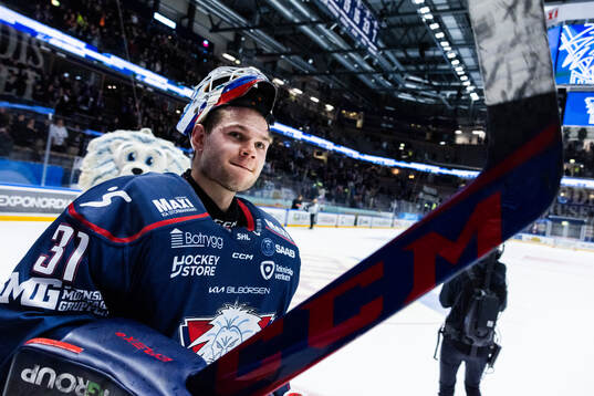 Linköpings målvakt Jesper Myrenberg jublar
