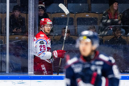 Timrås Filip Hållander i utvisningsbåset