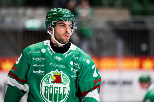 Rögles Josh Dickinson