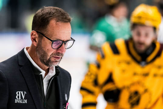 Rögles tränare Roger Hansson deppar