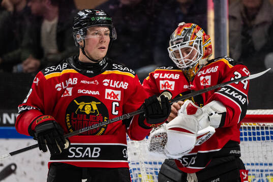 Luleås Erik Gustafsson och målvakt Joel Lassinantti