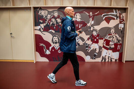 Ståle Solbakken, head coach of Norway, arrives