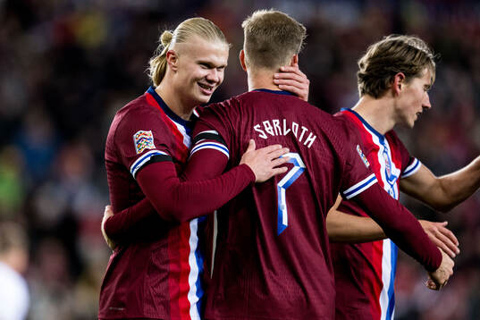 Alexander Sørloth of Norway celebrates with Erling Braut