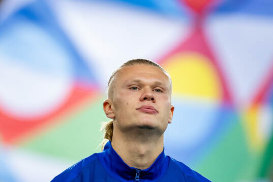Erling Braut Haaland of Norway line up