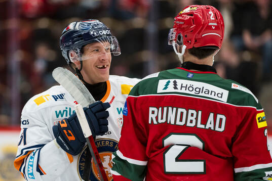 Växjös Emil Sylvegård och MoDos David Rundblad