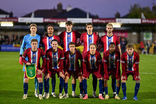 The starting eleven of Norway pose for a photo