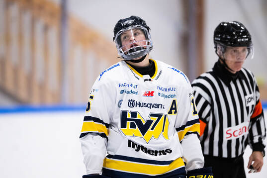 HV71s Jessica Adolfsson deppar