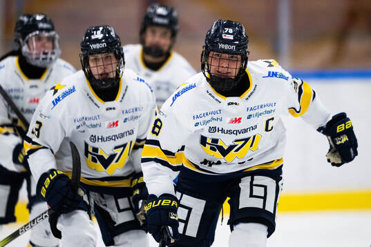 HV71s Elin Svensson jublar