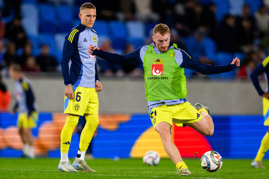 Ludwig Augustinsson and Dejan Kulusevski of Sweden