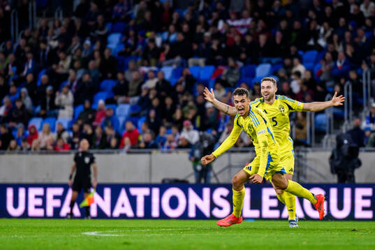 Yasin Ayari and Gabriel Gudmundsson of Sweden celebrate