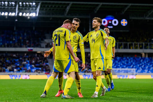Dejan Kulusevski, Yasin Ayari, Anton Salétros and Alex