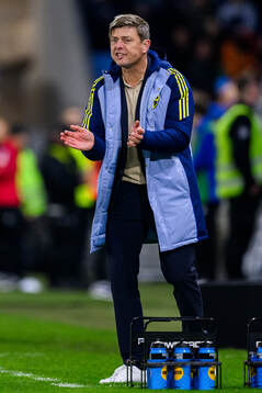 head coach Jon Dahl Tomasson of Sweden