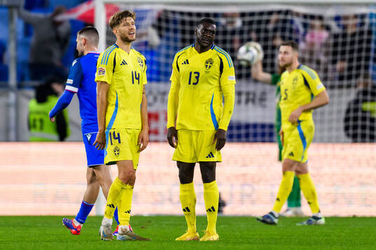 Anton Salétros and Ken Sema of Sweden
