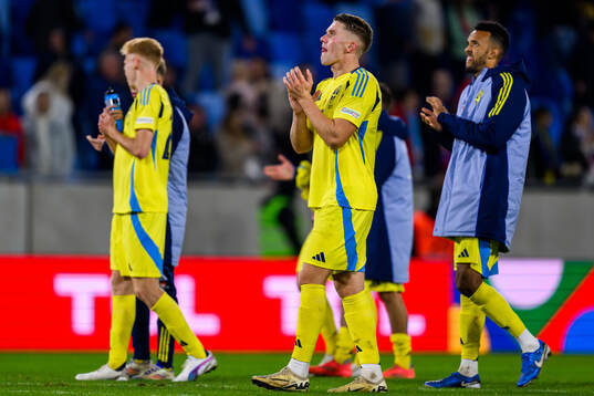 Viktor Gyökeres and Alex Douglas of Sweden