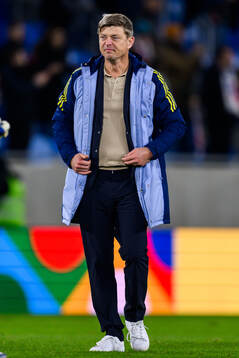 head coach Jon Dahl Tomasson of Sweden