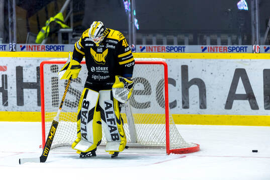 Västerås målvakt Rasmus Korhonen deppar
