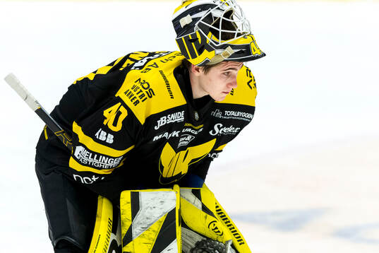 Västerås målvakt Rasmus Korhonen deppar
