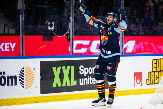 Djurgårdens Dick Axelsson jublar