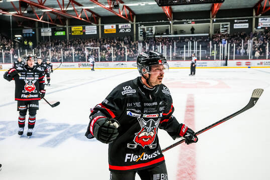 Nybros Anton Svensson jublar