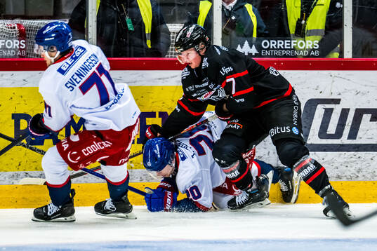 IK Oskarshamns Joel Jonsson och Nybros Julius Bergman