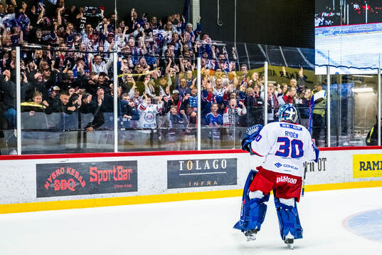 IK Oskarshamns målvakt Tomas Rydén jublar