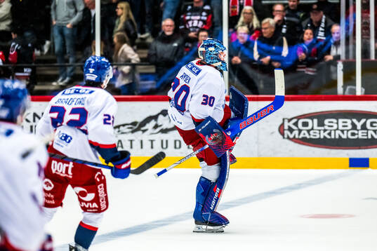 IK Oskarshamns målvakt Tomas Rydén jublar