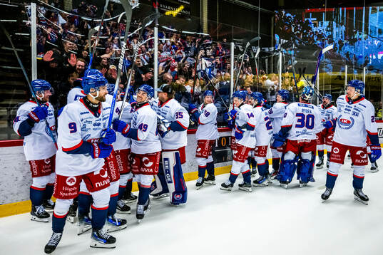 Oskarshamn spelare jublar