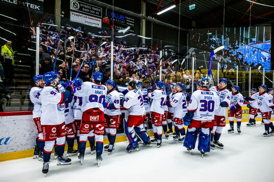 Oskarshamns spelare jublar