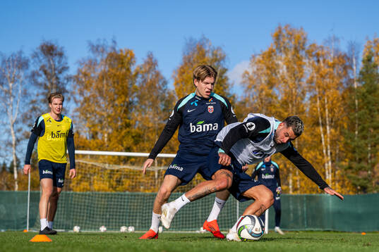 Jens Petter Hauge and Aron Dønnum of the Norwegian
