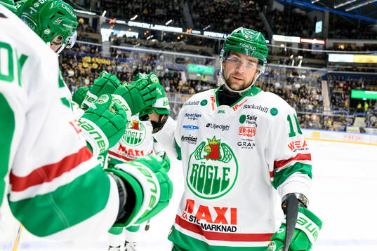 Rögles Lukas Ekeståhl-Jonsson jublar