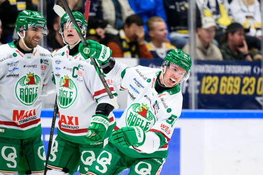 Rögles Filip Johansson jublar