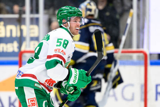 Rögles Filip Johansson jublar