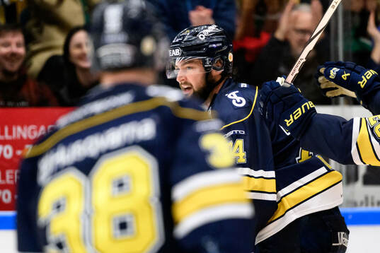 HV71s Sean Day jublar