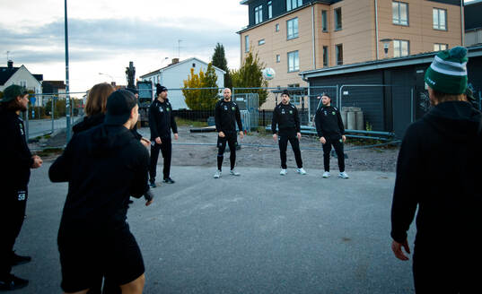 Färjestads spelare värmer upp