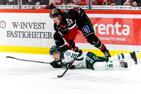 Örebros Christopher Mastomäki och Färjestads Joel
