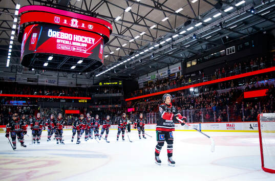 Örebros Patrik Puistola jublar